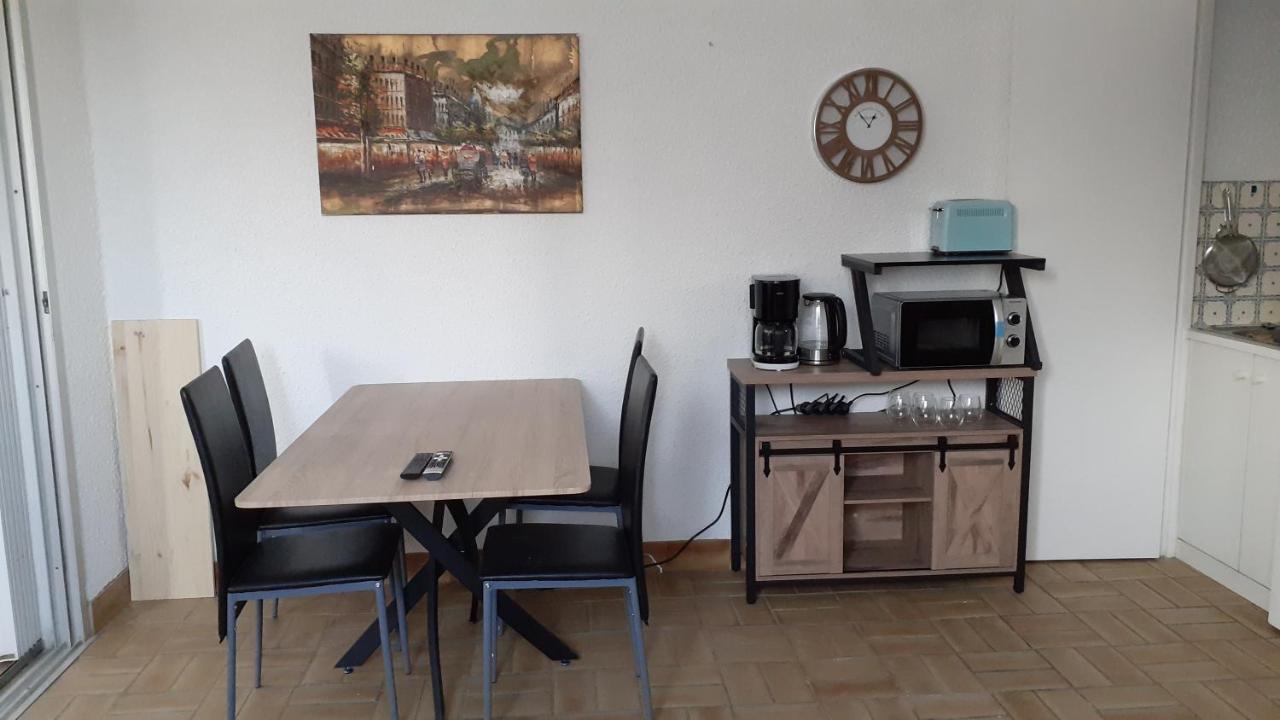 La Marina Apartment Кане Екстериор снимка