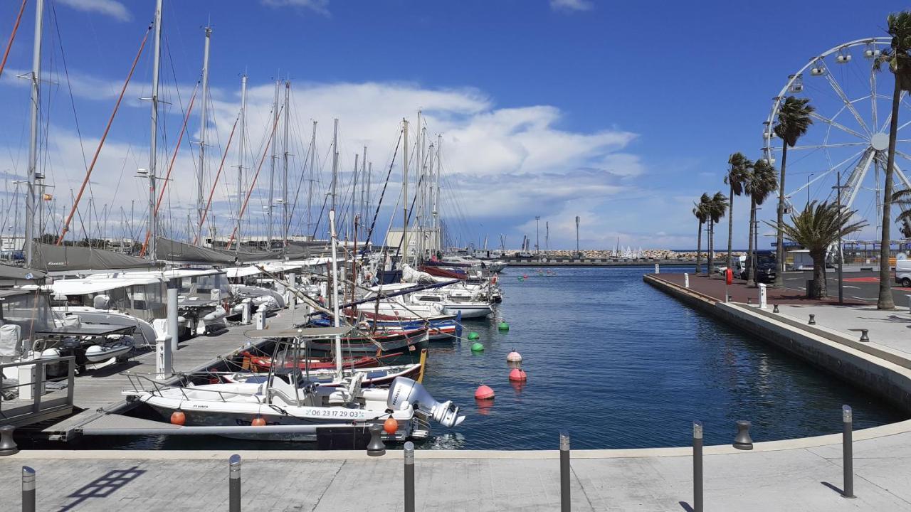 La Marina Apartment Кане Екстериор снимка
